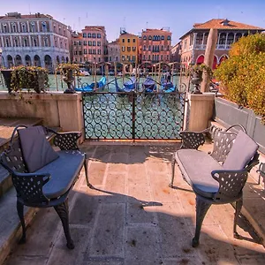 grimaldi-apartments-hermitage-canal-grande-view.hotelinveneto.com/