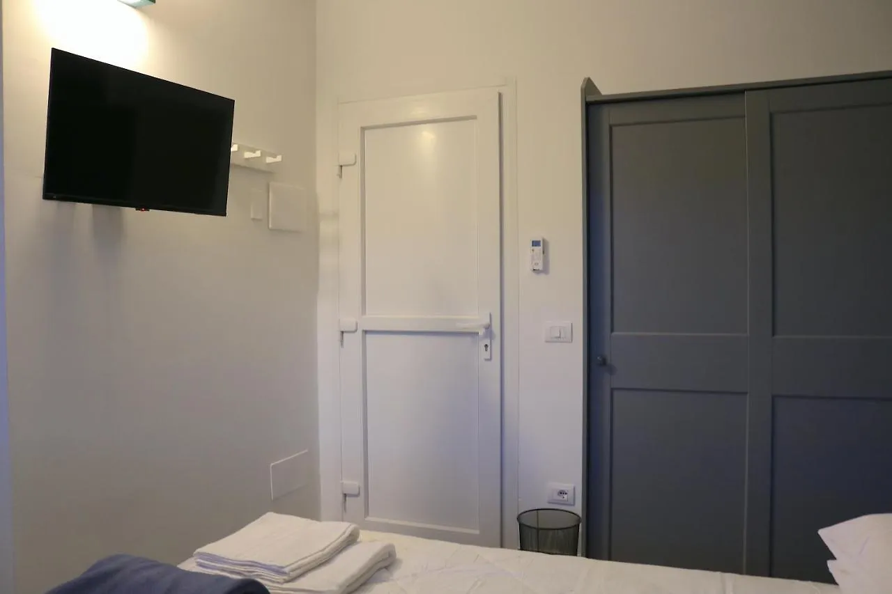 Central Station Milano Room - 1 0*, Milan Italy